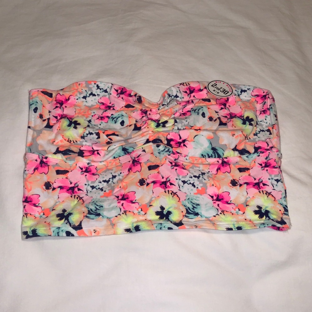 NWT 🏷 VS Bandeau
